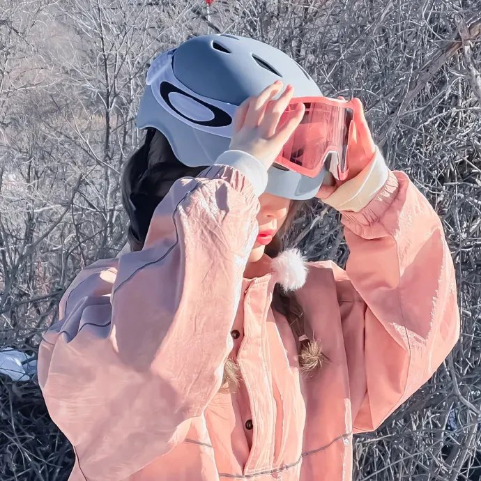 水瓶座女孩 封面